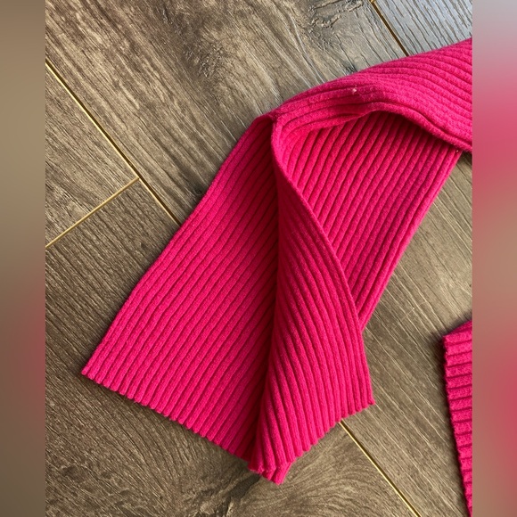 Urban Outfitters hot pink ribbed knit low cut square neck cropped sweater size M - Picture 4 of 9